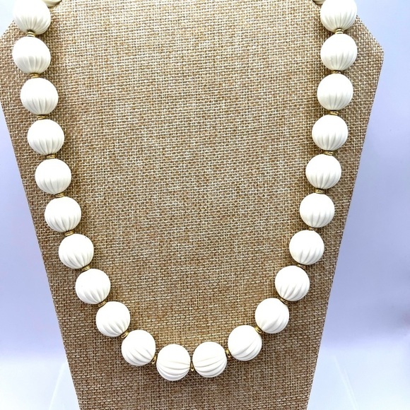 Large Plastic cream Round Textured Beads Necklace with gold tone beads 24” - Picture 2 of 7
